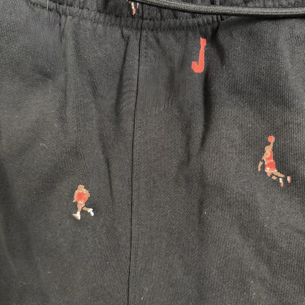 Jordan Men’s Essentials All Over Print Fleece Joggers-size Medium *NEW w/o tags*